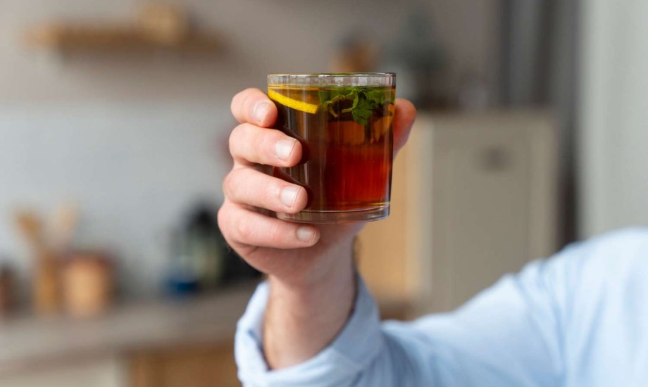 هل الشاي يزيد الإمساك؟