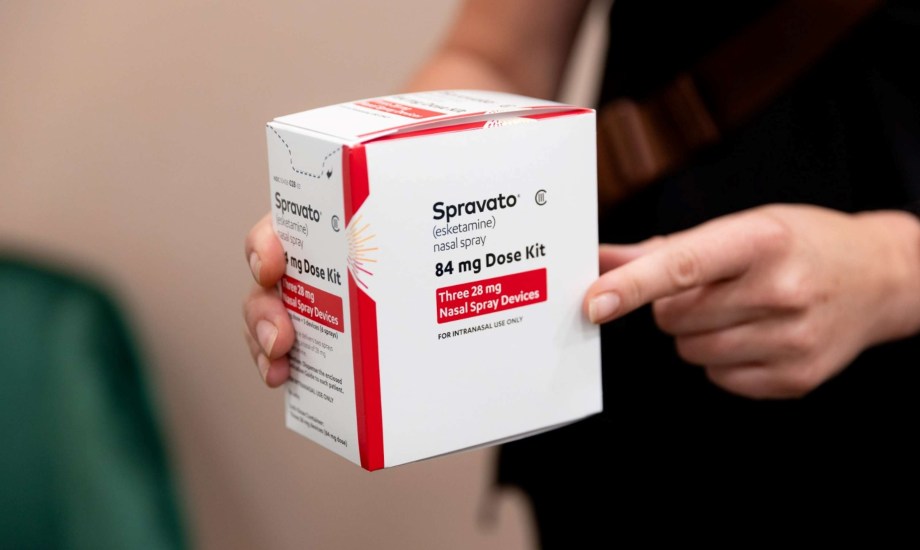 بخاخ الأنف Spravato لعلاج الاكتئاب الحاد