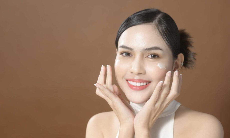 أفضل وقت لوضع منتجات العناية بالبشرة