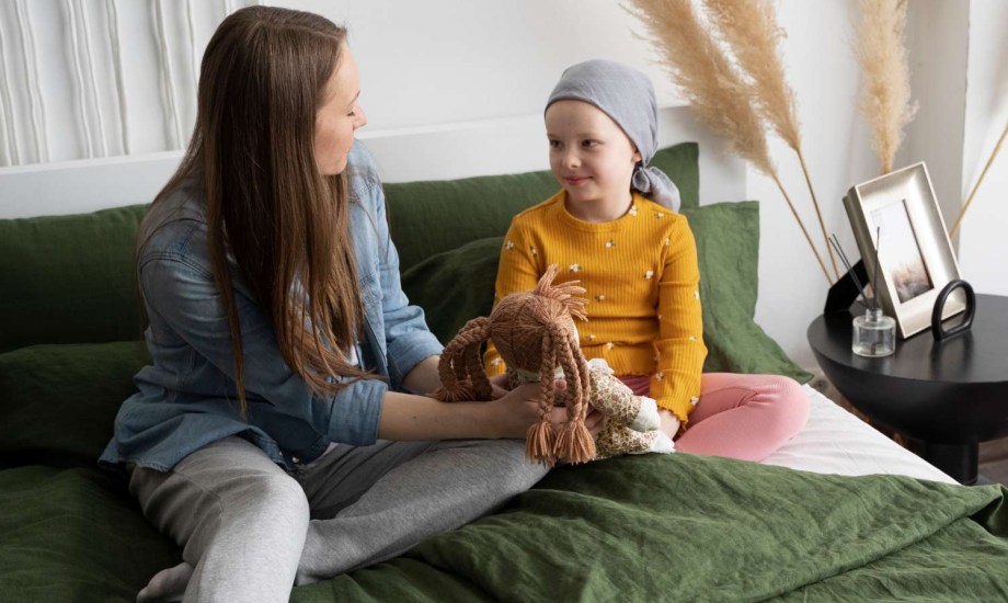 كيف تدعم طفلك نفسيا بعد تشخيص السرطان؟