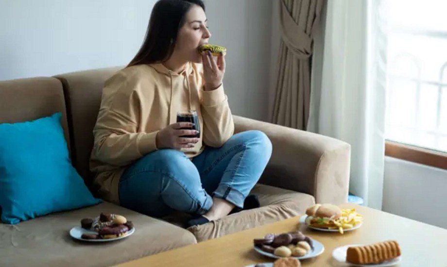 لماذا تزداد الشهية قبل وأثناء الدورة الشهرية؟