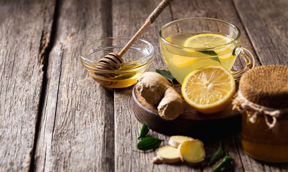 مشروب الماء والليمون والعسل والزنجبيل  كبديل لمونجار