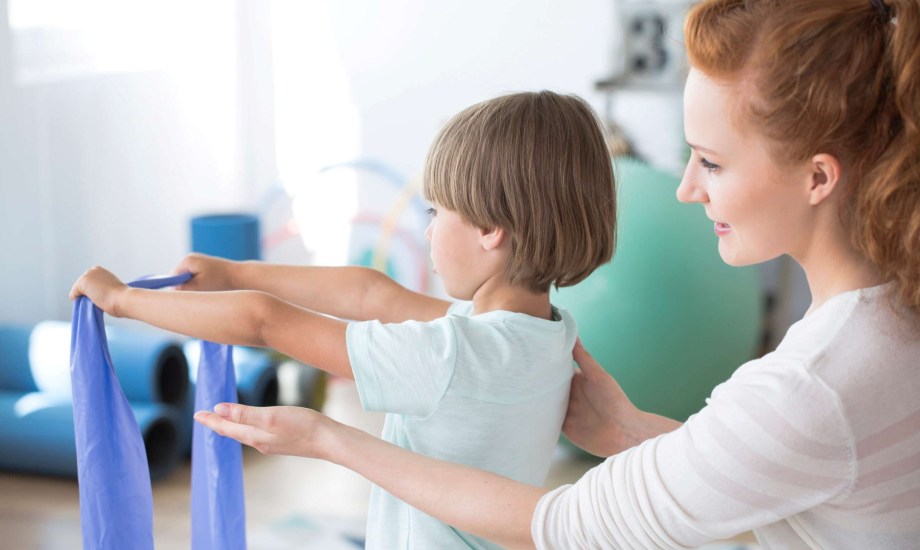 أسباب وأعراض ضعف العضلات عند الأطفال