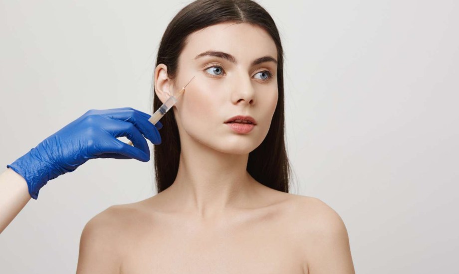 الديرمارولر لتحفيز الكولاجين بالبشرة