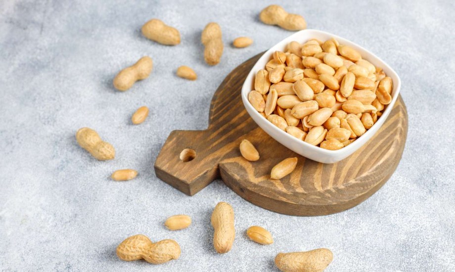 3 مخاطر صحية للإفراط في تناول الفول السوداني