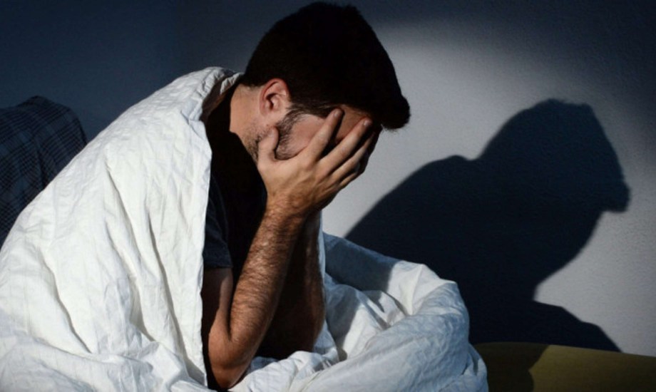 4 أسباب للشعور بالاكتئاب الليلي