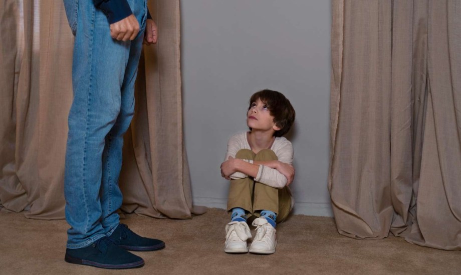 ماذا يحدث للطفل عند الضغط عليه؟