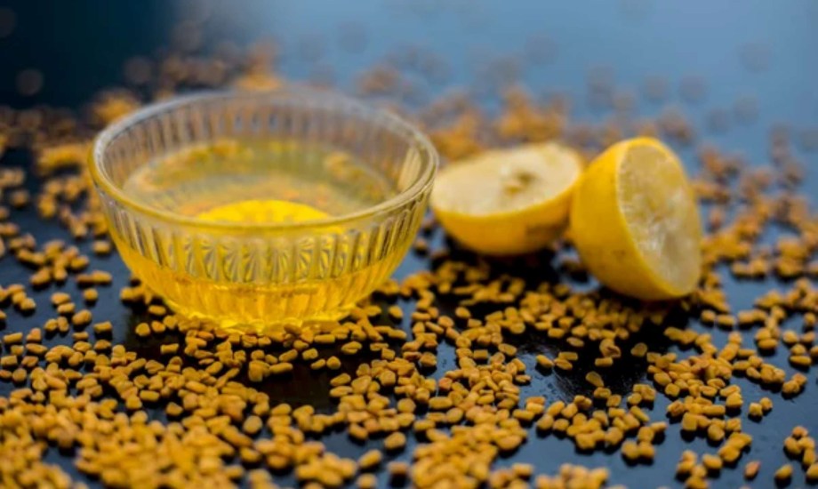 فوائد شرب ماء الليمون وبذور الحلبة