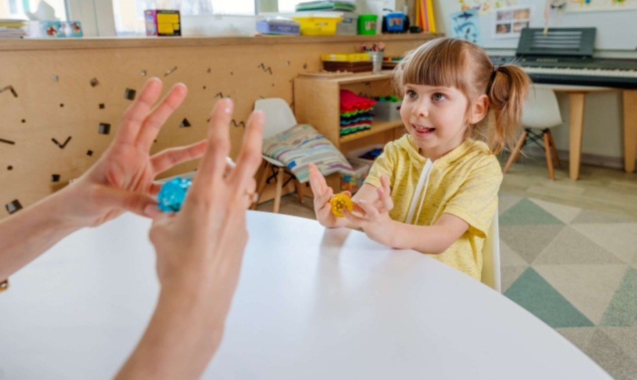 تشخيص ضعف العضلات عند الأطفال وطرق العلاج 