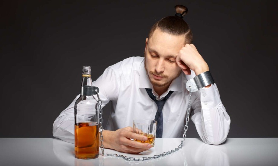 كيف يؤثر الكحول على الكبد؟