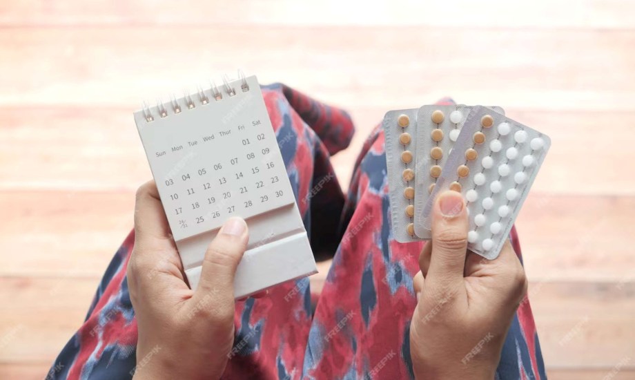 فعالية حبوب منع الحمل لتأجيل الدورة الشهرية وتأثيرها على الصيام