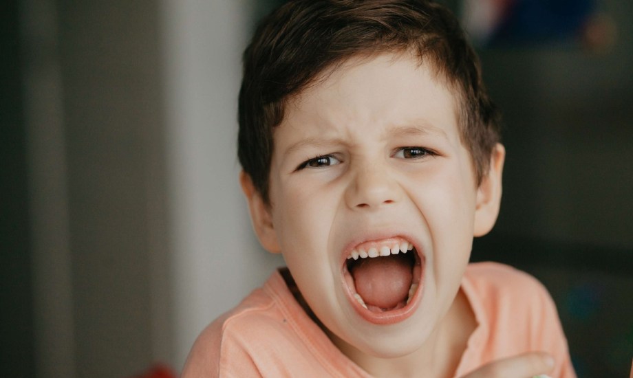 نصائح للتعامل مع العادات السيئة التي تظهر على الأطفال