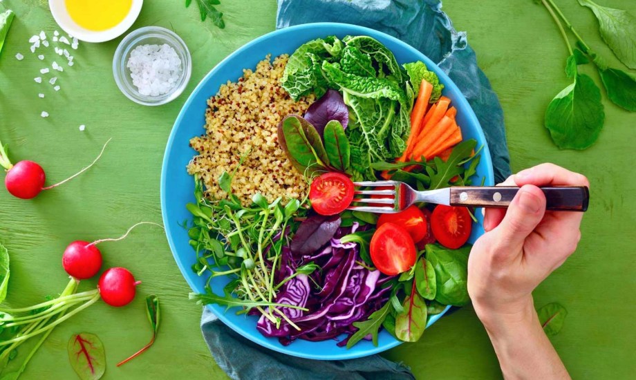 أطعمة تقلل معدلات هرمون الأستروجين عند الرجال