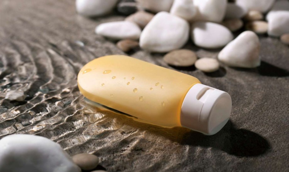 اللوشن أم الزيت للجسم؟ دليلك لاختيار الأفضل لنوع بشرتك