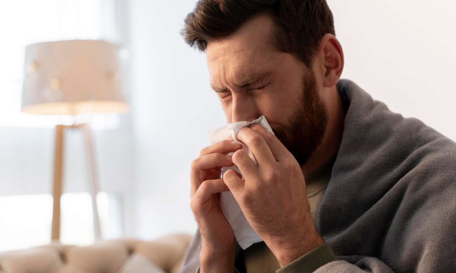 هل يتوقف القلب عند العطس؟