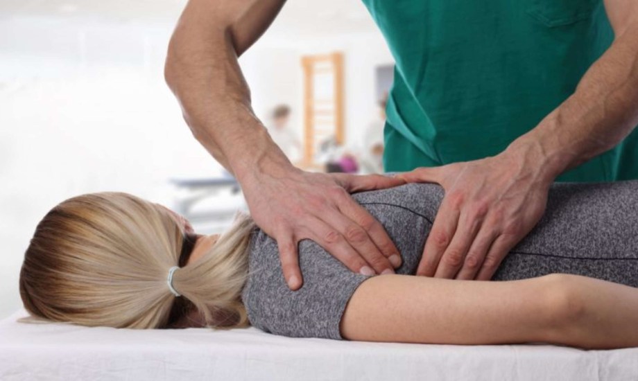 الآثار الجانبية لتقويم العمود الفقري أثناء الحمل