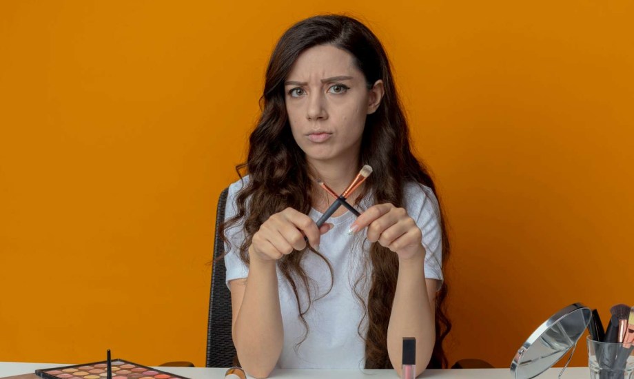 أضرار مستحضرات التجميل السامة