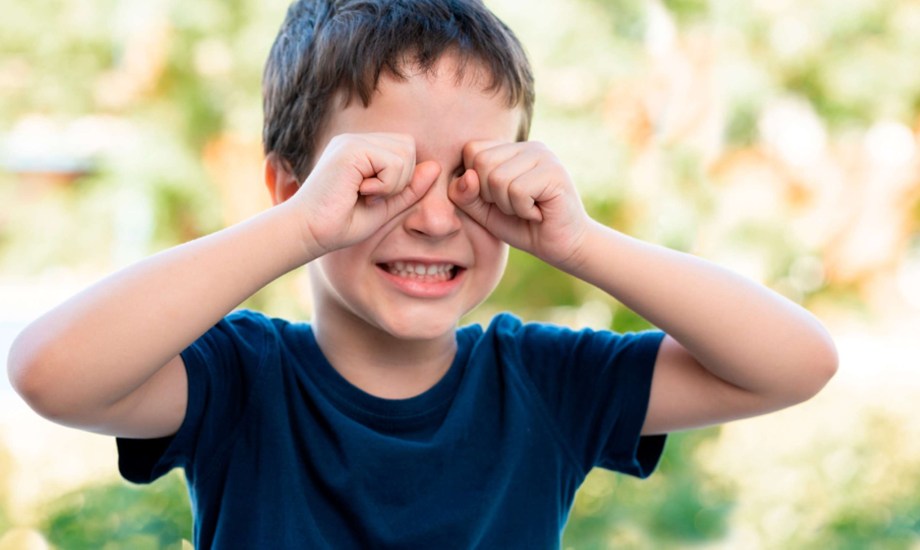 علاج التهاب ملتحمة العين عند الأطفال والوقاية منها