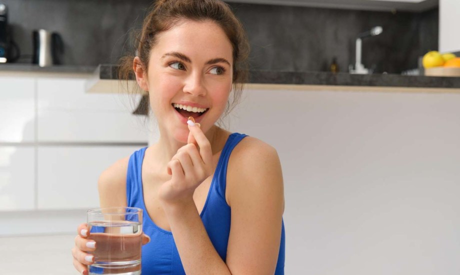 أفضل 8 مكملات غذائية لترطيب البشرة الجافة