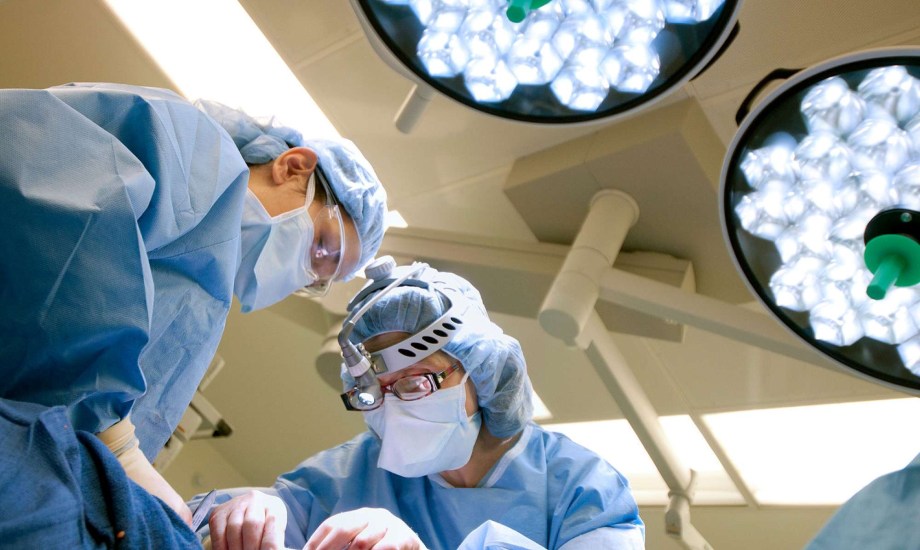 الأطباء ينصحون بالتحقق من خبرة عيادات التجميل قبل أي عملية