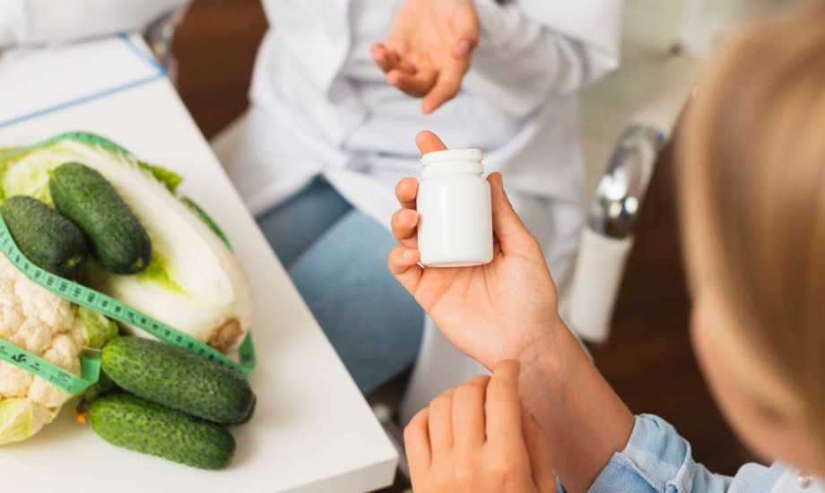 هل أدوية إنقاص الوزن تسبب تساقط الشعر؟