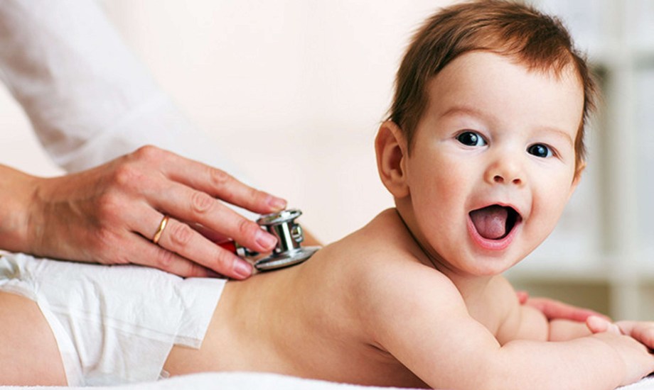 علاجات منزلية لصفير الصدر عند الأطفال