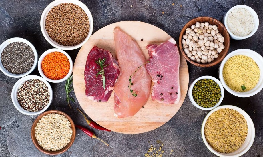 8 أطعمة لا أكلها نيئة