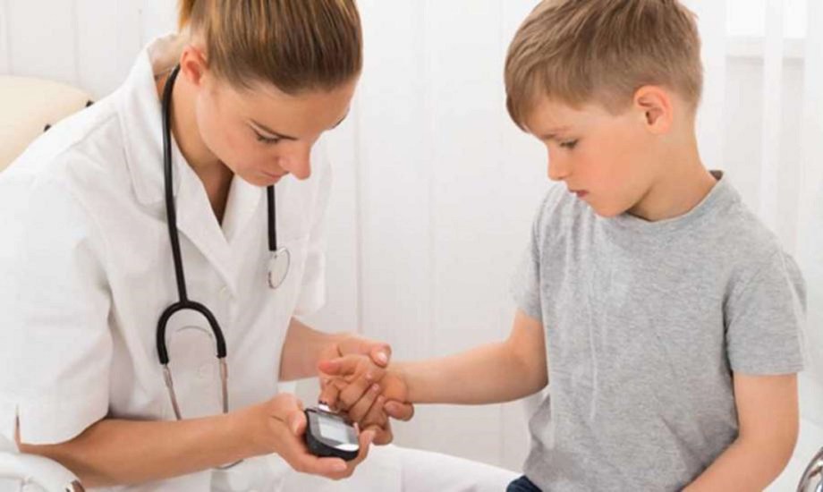 7 علامات تحذيرية لإصابة الطفل بالسكري من النوع الأول