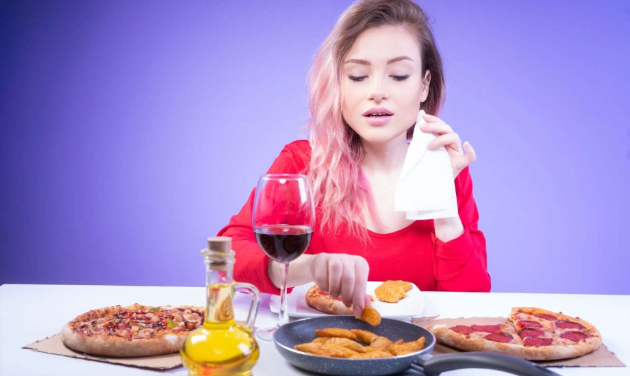 هل تتعرق أثناء تناول الطعام؟