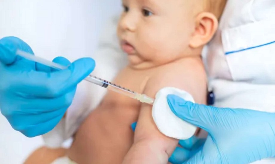 لماذا يحصل المواليد الجدد على حقنة فيتامين K؟