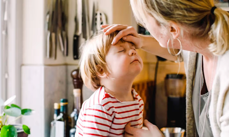  كيفية إزالة المواد الكيميائية من العين