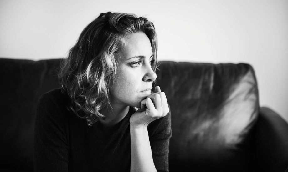 كيف تؤثر بطانة الرحم المهاجرة على الصحة النفسية؟