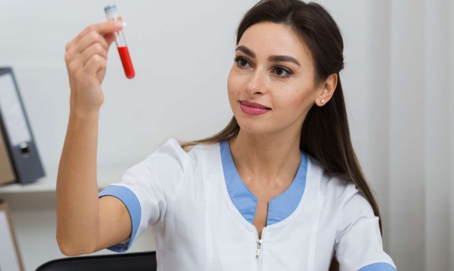 اختبار دم يكشف اكتئاب ما بعد الولادة