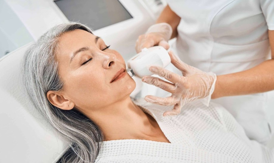 شد الجلد بالليزر