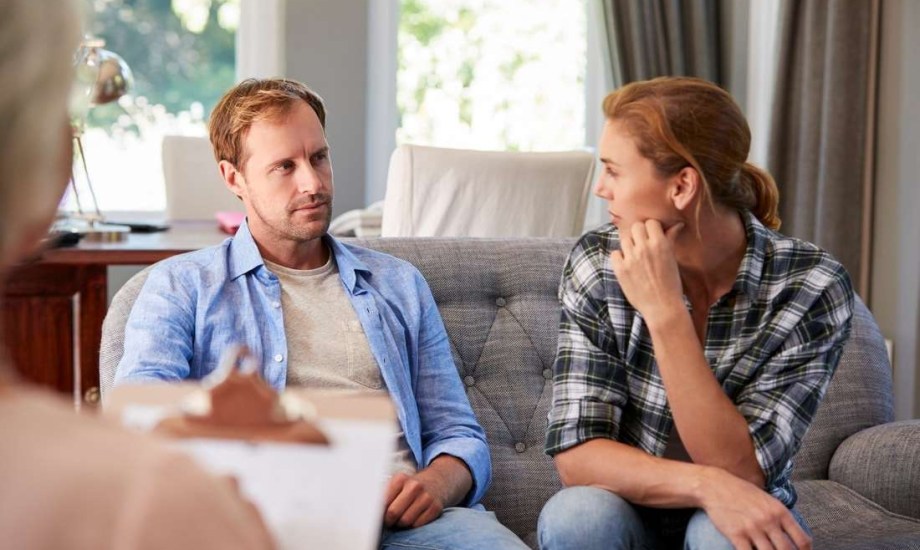 علاقتك الزوجية في خطر؟ 7 علامات تستدعي تدخل مختص للعلاج