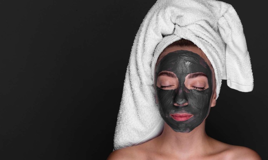 كيف تستخدم أقنعة الفحم بشكل صحيح؟