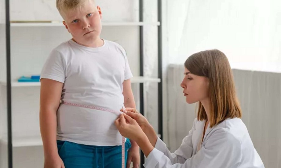 دراسة تحذر من دهون البطن لدى الأطفال