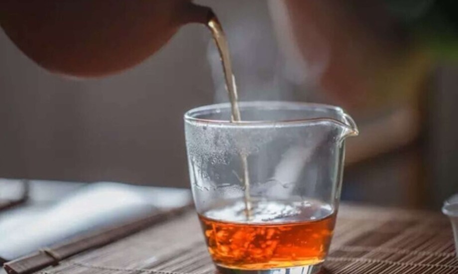 التوقيت المثالي لشرب الشاي وتأثيره على امتصاص الحديد