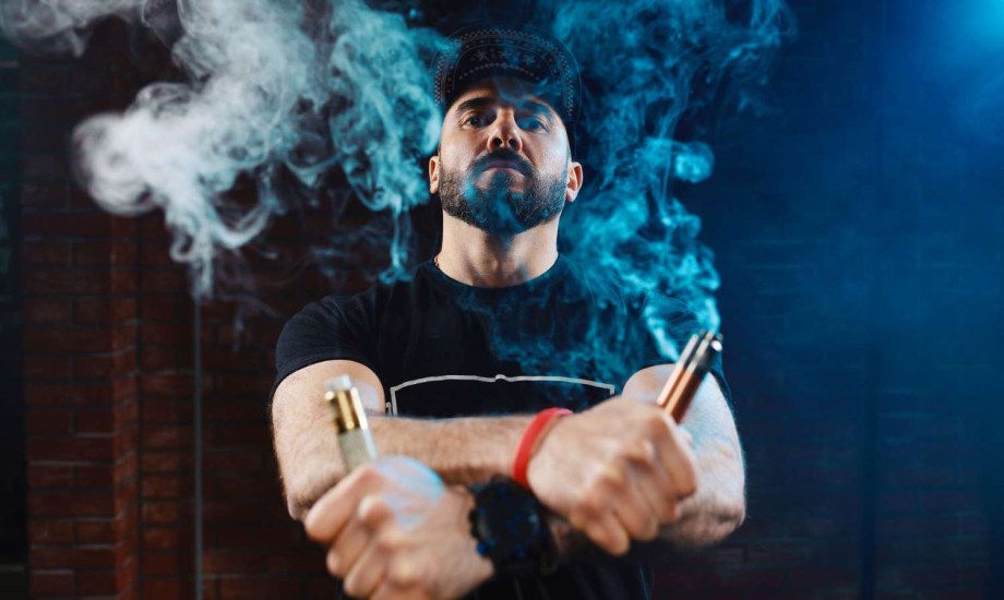 السجائر الإلكترونية تعزز إدمان النيكوتين