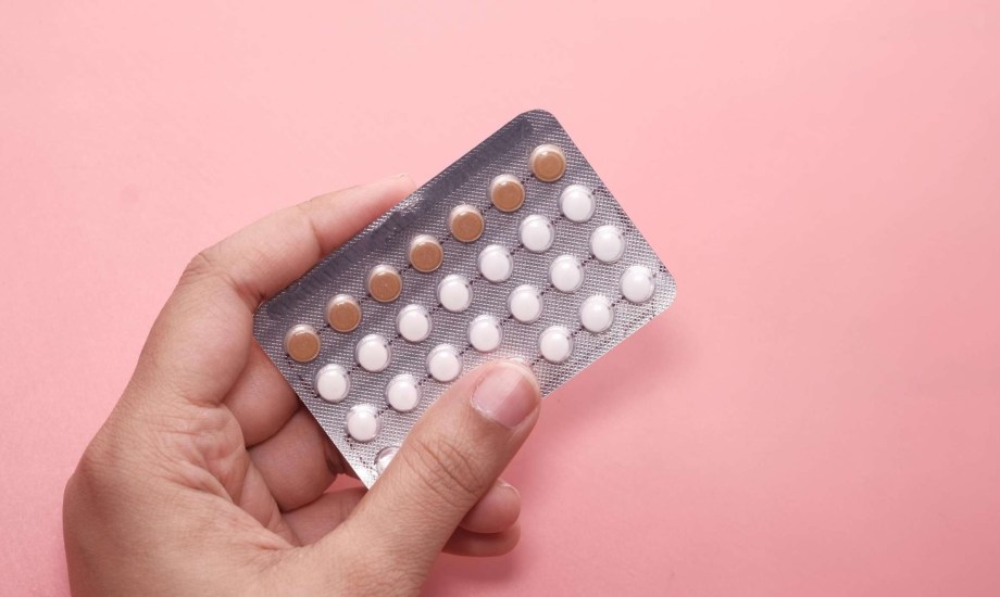 تأثير حبوب منع الحمل على الجسم وآثارها الجانبية