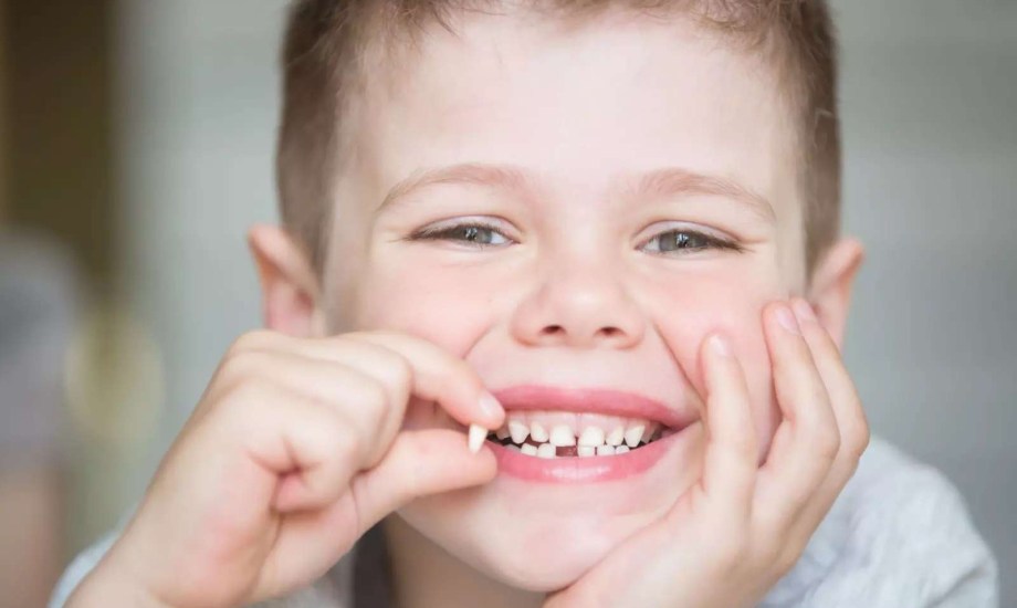 متى يبدأ الأطفال في فقدان الأسنان؟