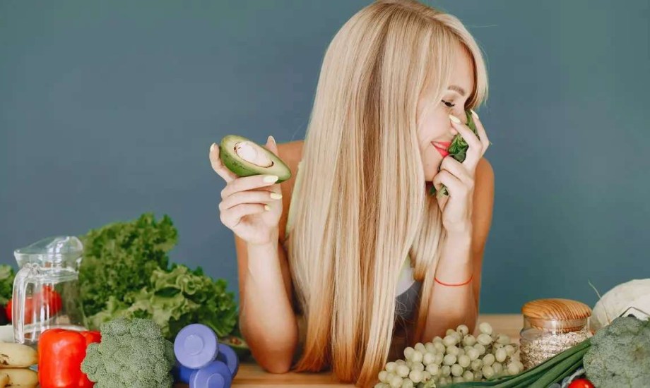 6 أطعمة ضرورية لصحة الشعر والبشرة والأظافر