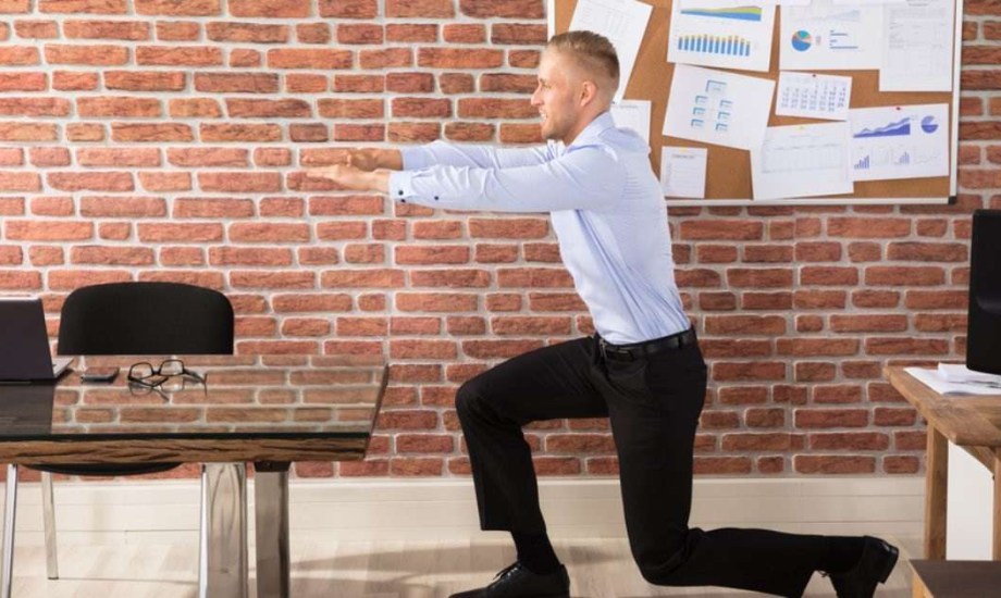 لماذا تعد التمارين الواقفة الحل الأمثل لموظفي المكاتب؟