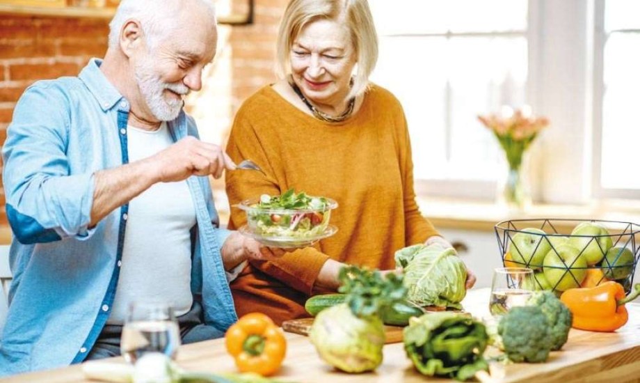 كيف يحمي كبار السن من مخاطر السمنة والأمراض الأيضية؟