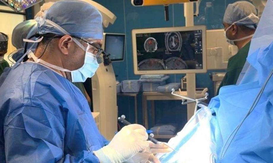 جراحة أورام المخ أثناء اليقظة