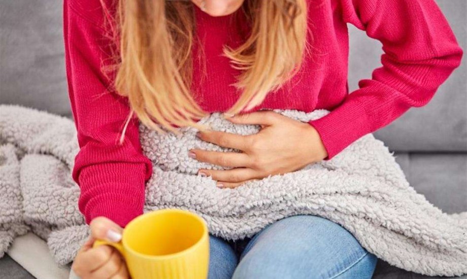 أفضل 5 مشروبات لتهدئة تقلصات الدورة الشهرية