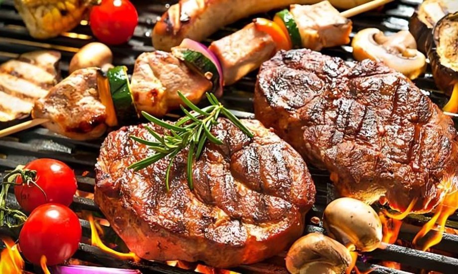 اللحوم المشوية والمصنعة تزيد خطر الإصابة بالأورام