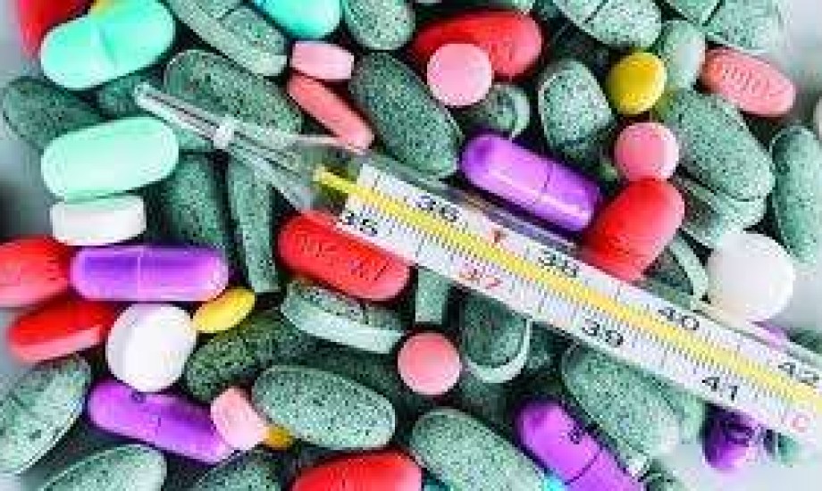 الأدوية المركبة.. هل تنقذ المرضى أم تعرضهم لمخاطر غير متوقعة؟