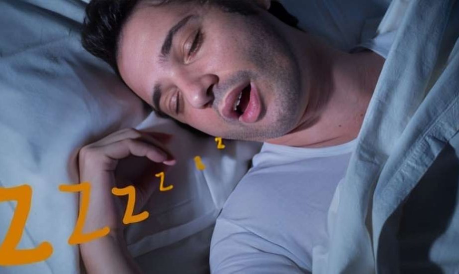 الشخير المزمن وقت النوم.. هل أنت معرض لأمراض القلب دون أن تعلم؟