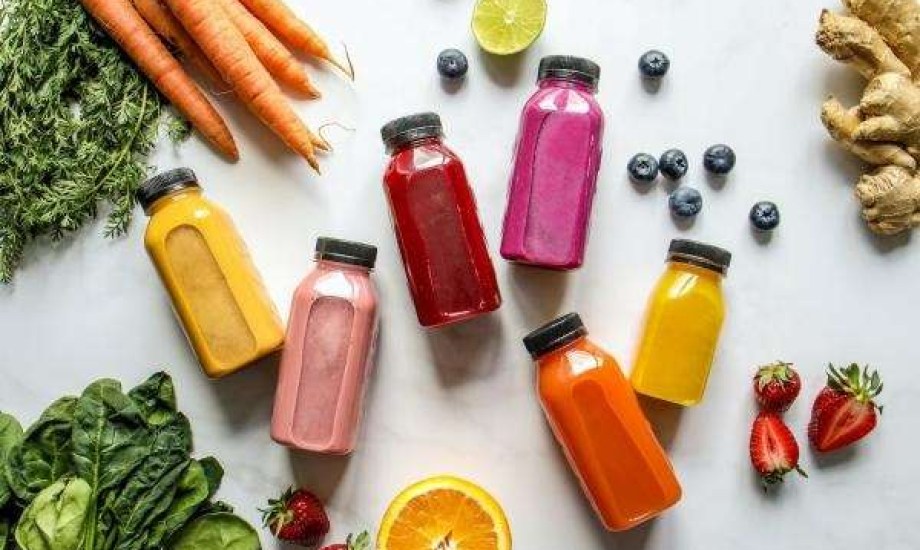 3 مشروبات طبيعية تعيد شباب بشرتك